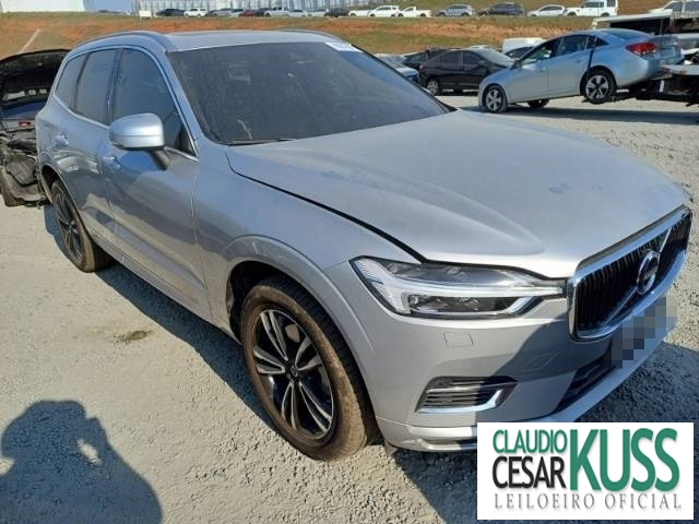 XC60 T8 MOMENTUM AWD 2.0 DRIVE-E SC TURBO
