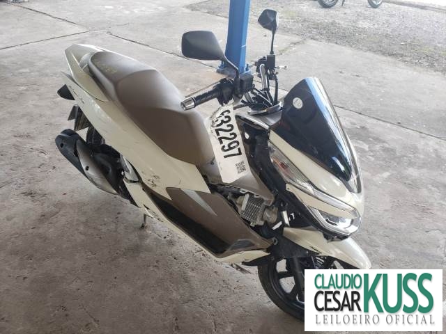 PCX 150 DLX